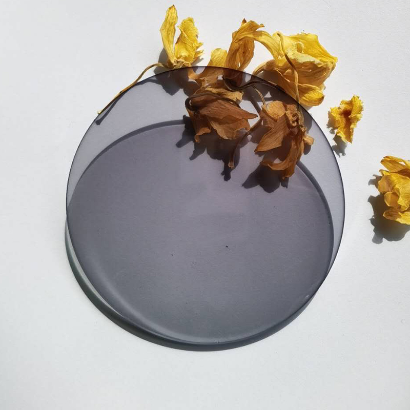 1.67 광변색 렌즈 SHMC