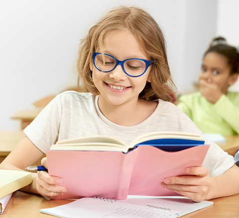 근시 조절 렌즈